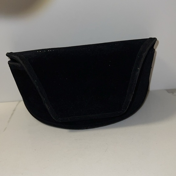 Marc by Marc Jacobs Black Velvet Large Sunglasses Case - Picture 3 of 7